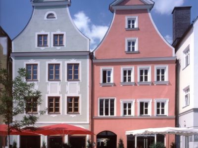 Straenfassade-neu-569x600